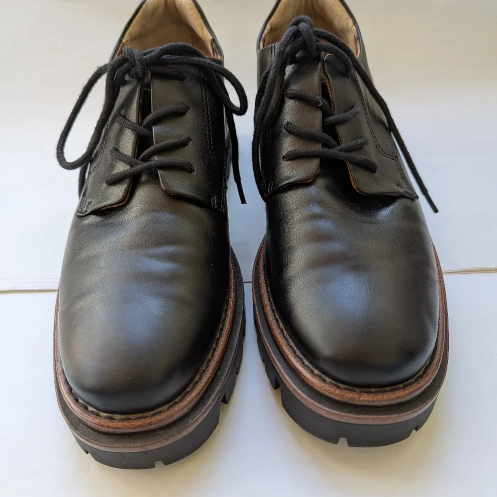 Korks Veda Lug Sole Platform Derby Size 9.5M Black